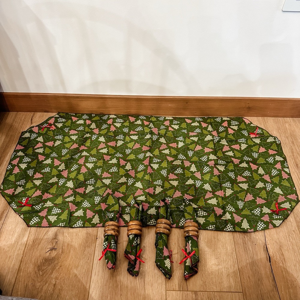 VTG Christmas Tree Table Runner‎ & 4 Napkins & Rings 35x17 Green Red Bows Cotton